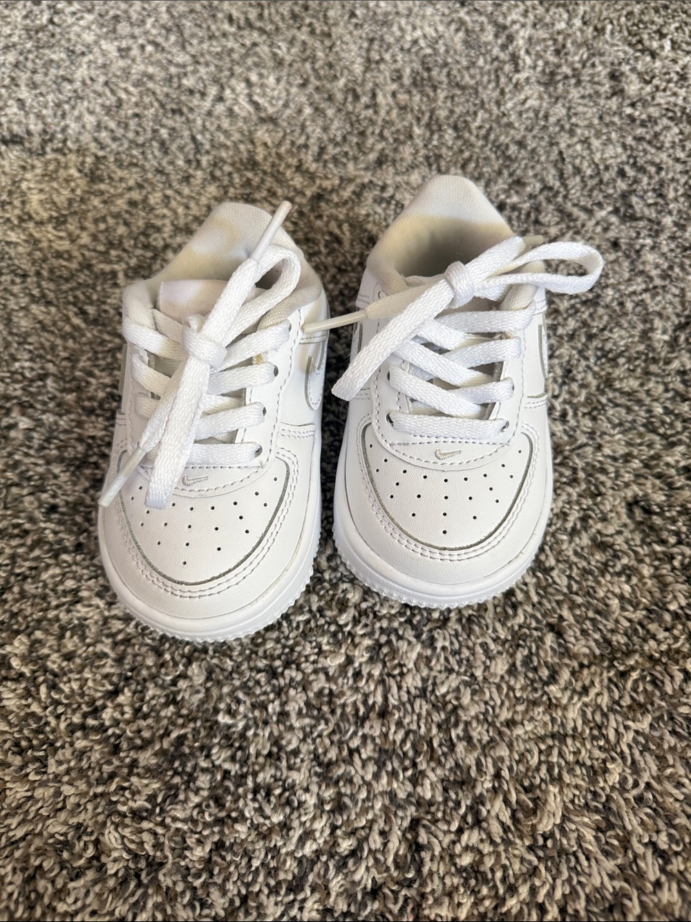 Toddler Nike Air Force One Sneakers - Picture 2 of 6